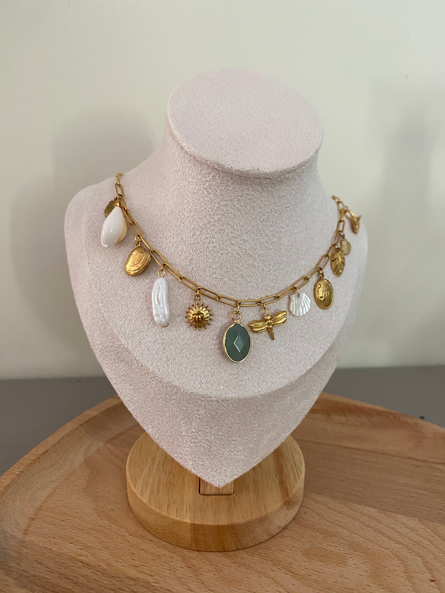 Collier Lucy
