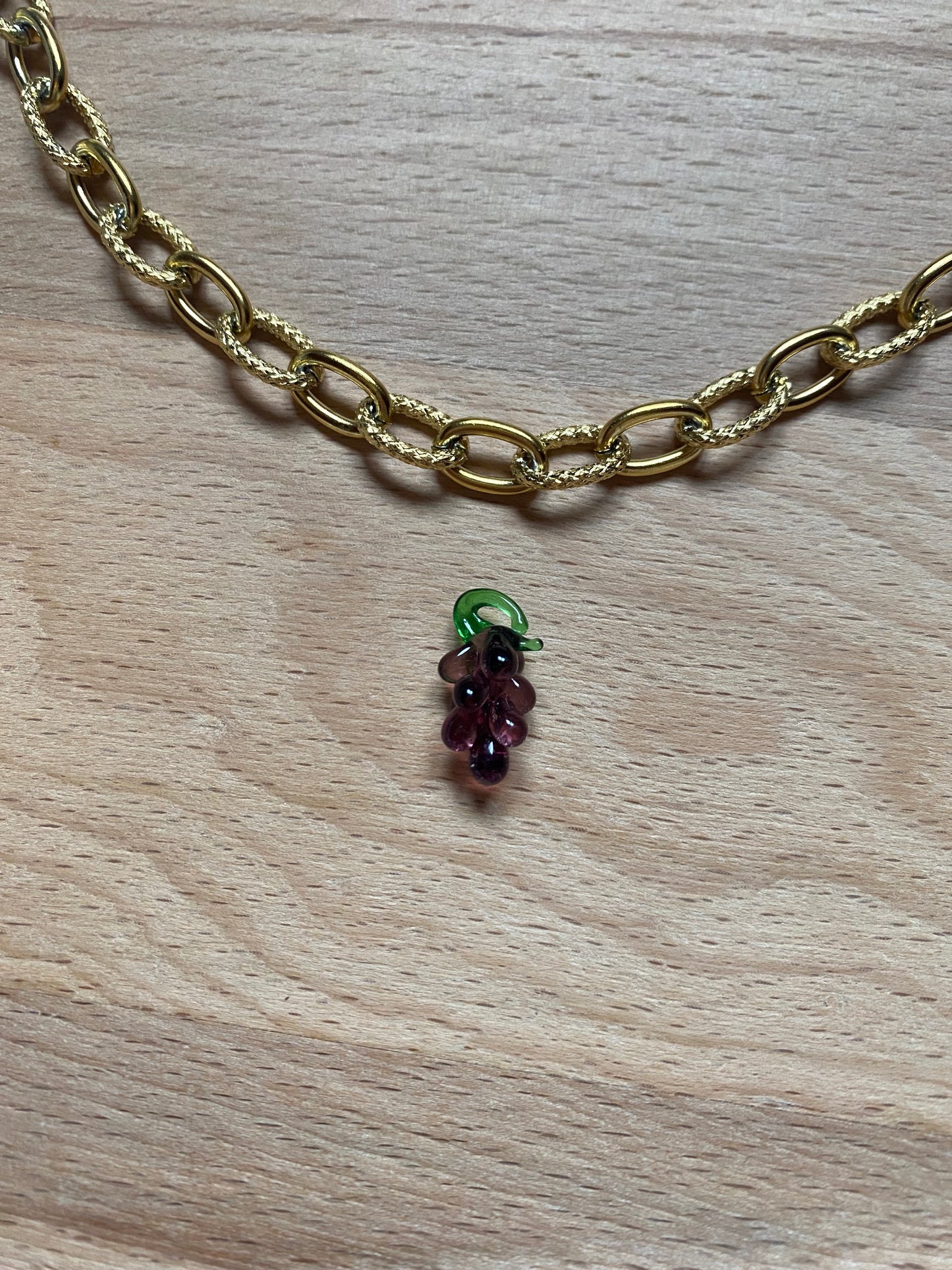 Charms raisin en verre