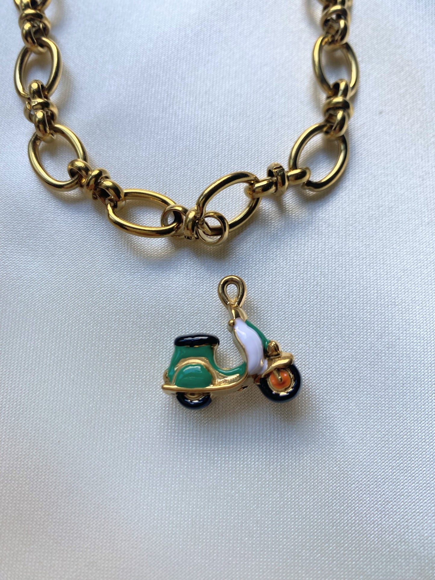 Charms scooter vintage