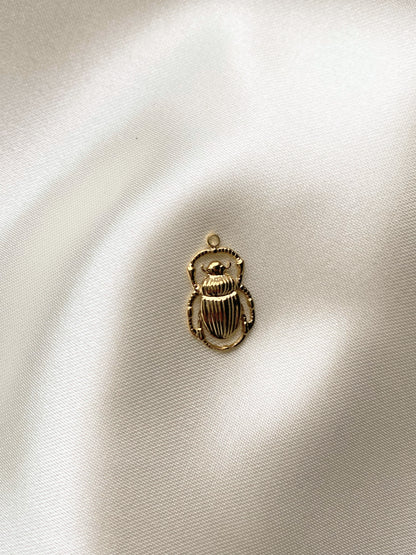 Charms scarabée