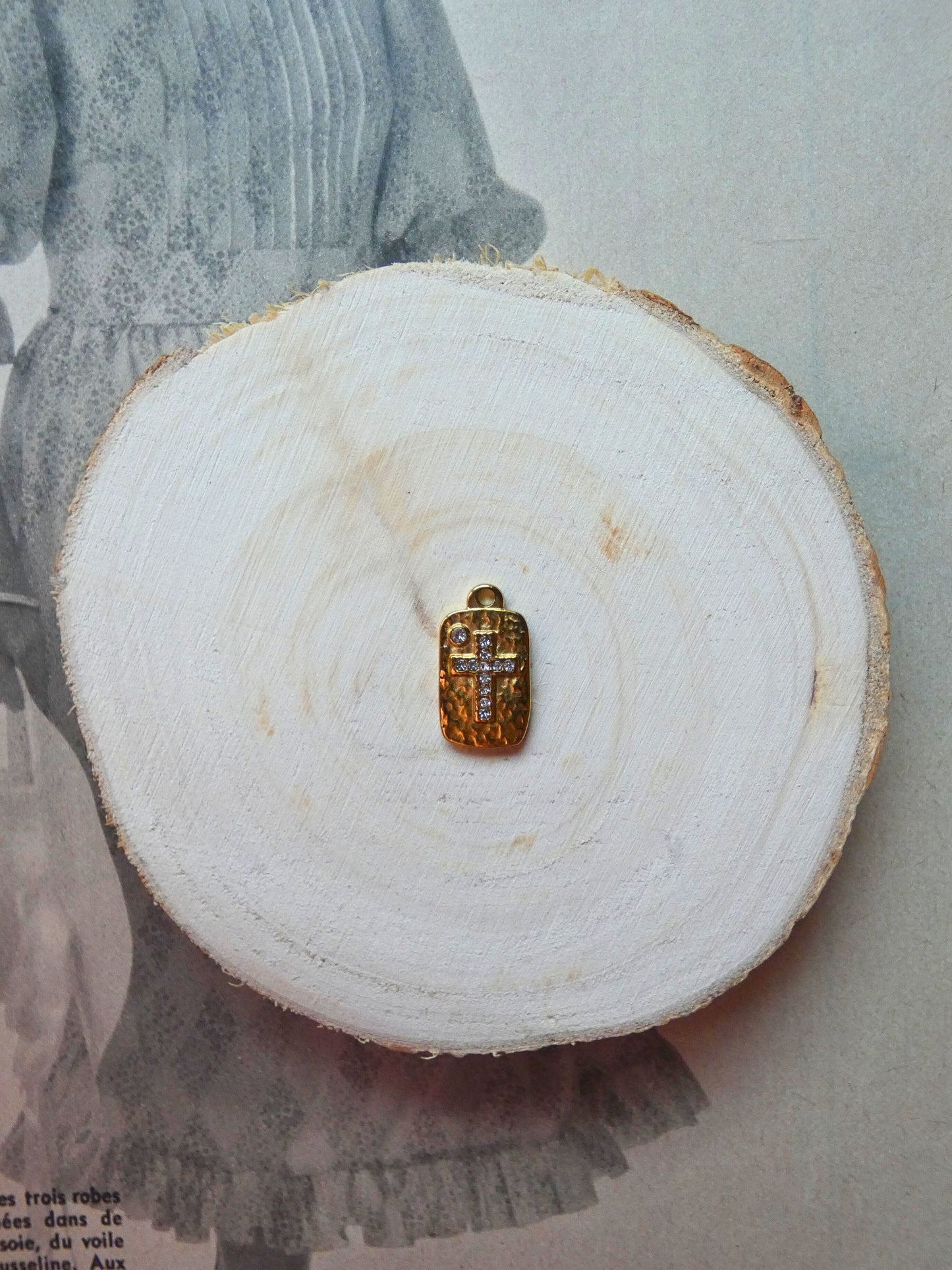 Charms médaillon croix