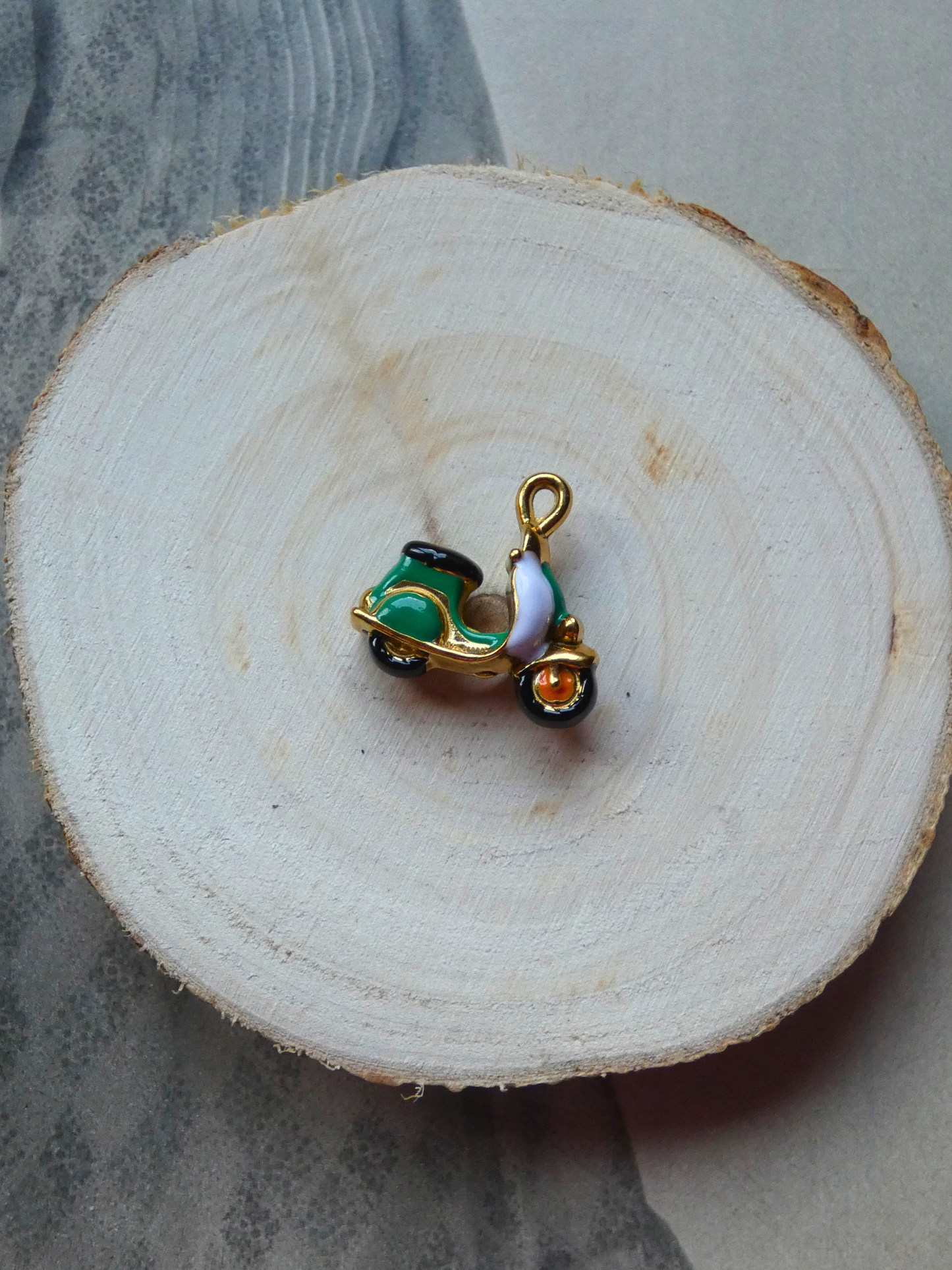 Charms scooter vintage